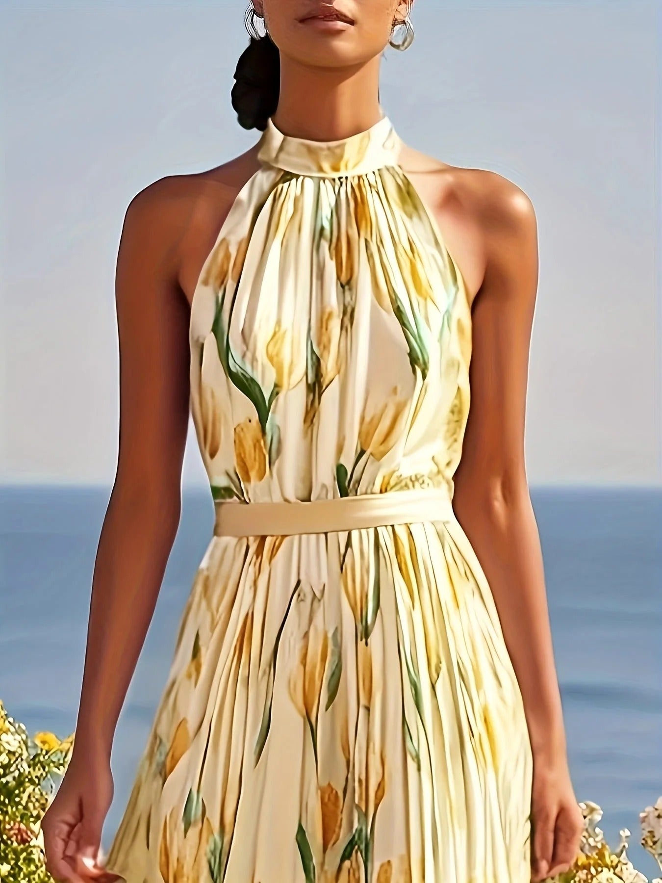 Tamara |  Vestido largo con escote halterneck y diseño en forma de tulipán