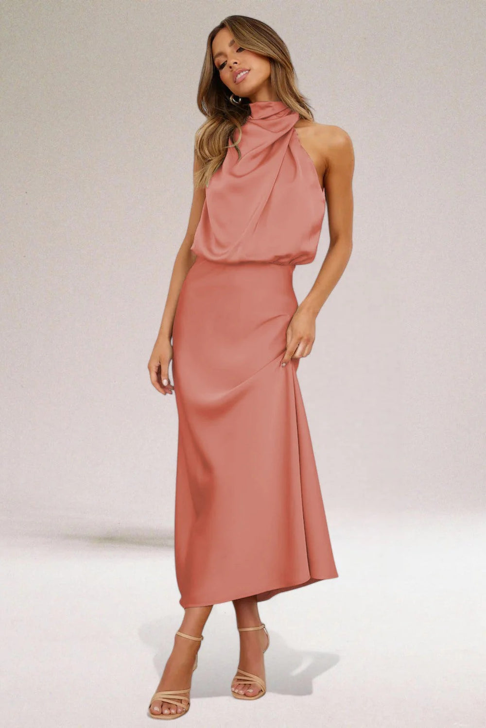 Mía | Elegante vestido con escote halter