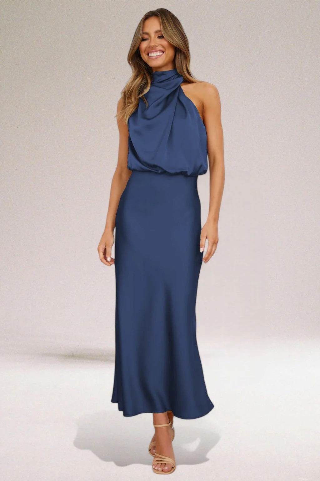 Mía | Elegante vestido con escote halter
