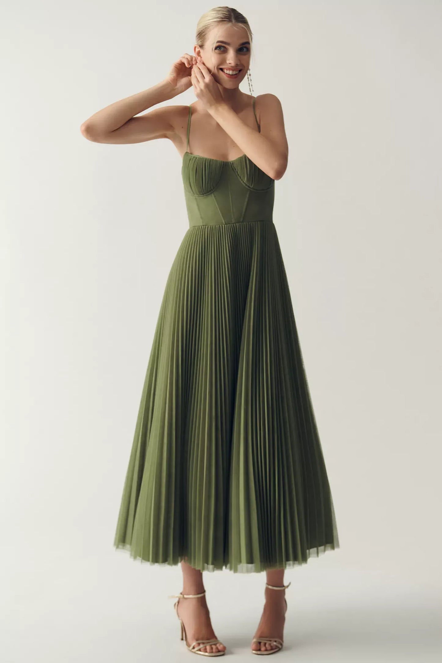 Olivia | Vestido elegante con espalda descubierta